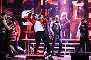  Andre Santisoi  als erwachsener Michael Jackson bei der Beat it!Musical Generalprobe in Deggendorf am 13.012020 (gFioto: Martin Schmitz)(